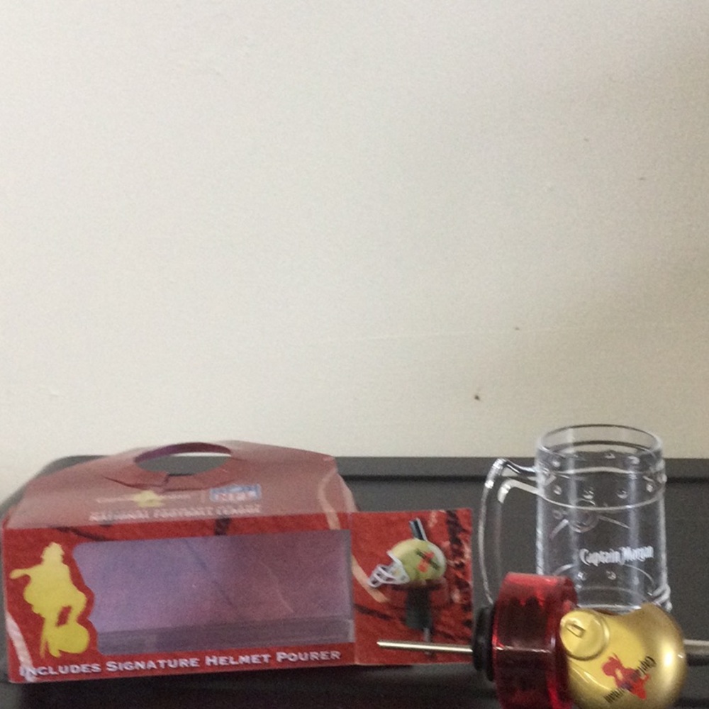 New 2 Captain Morgan Set